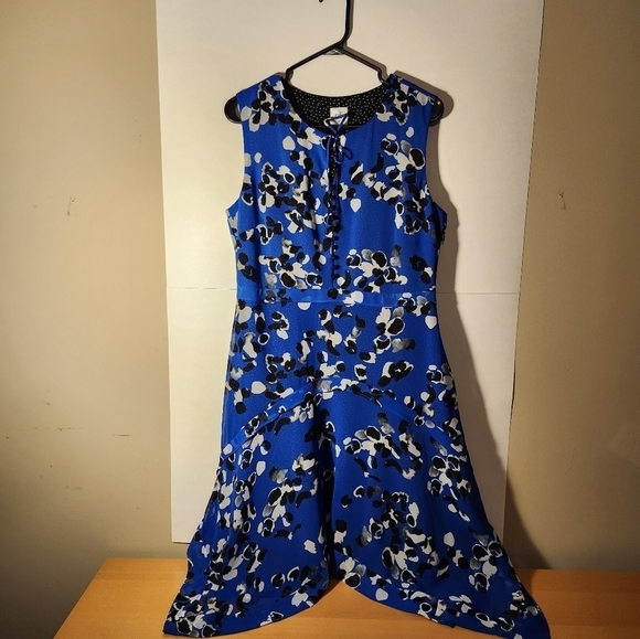 CABI Untamed Electric Blue Floral  Dress in sz medium - Picture 13 of 16